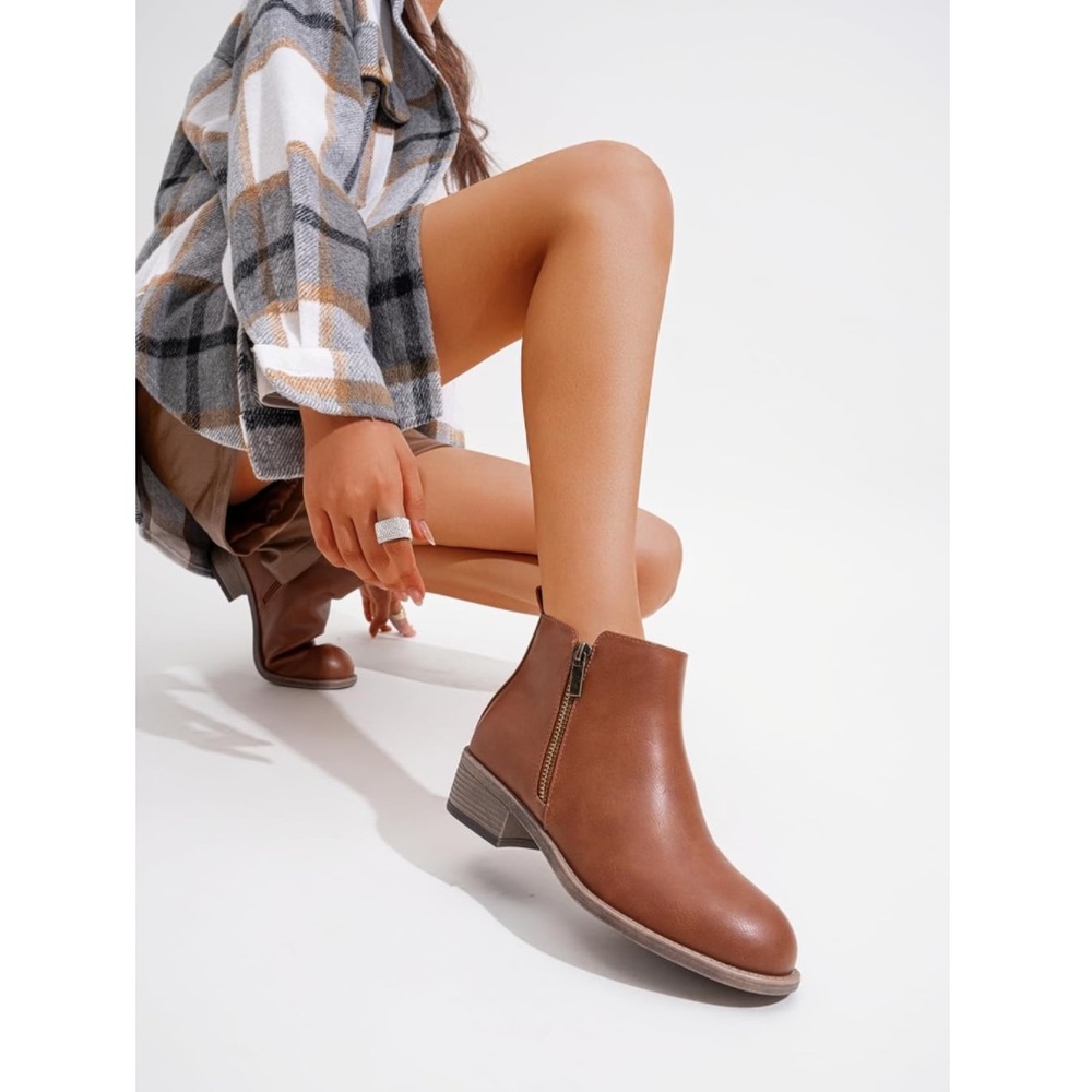 Jeossy Women’s Ankle Boots Thick Heel Low Heel Booties Size 8 Made in Italy